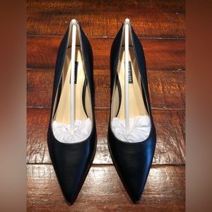 Nine West Black Leather Arlene Pointy Toe Pump
